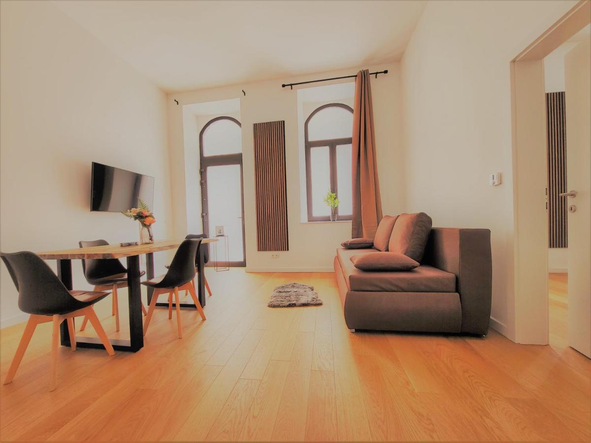 Novara City Apartment Wina Bagian luar foto